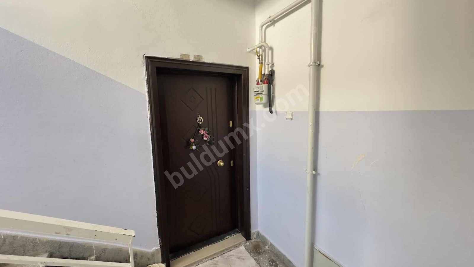 GB/NEST'DEN ZAFER MAH. PAZAR SOKAK'TA 3+1 ARAKAT DAİRE - Fotoğraf 1