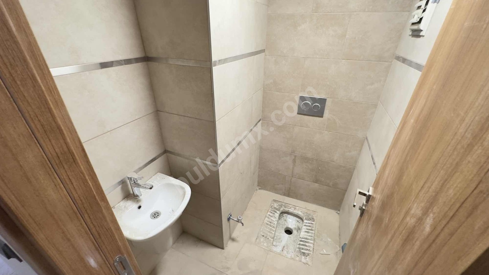 GB/NEST'den ÇAMURLU AKOĞUZ KIŞLASI TOKİDE 3+1 KİRALIK DAİRE - Fotoğraf 2