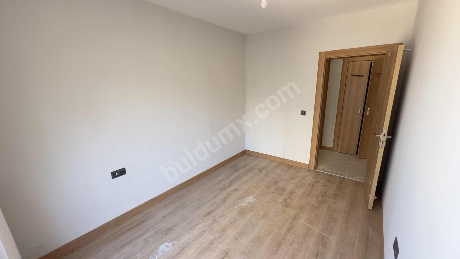 GB/NEST'den ÇAMURLU AKOĞUZ KIŞLASI TOKİDE 3+1 KİRALIK DAİRE - Fotoğraf 12