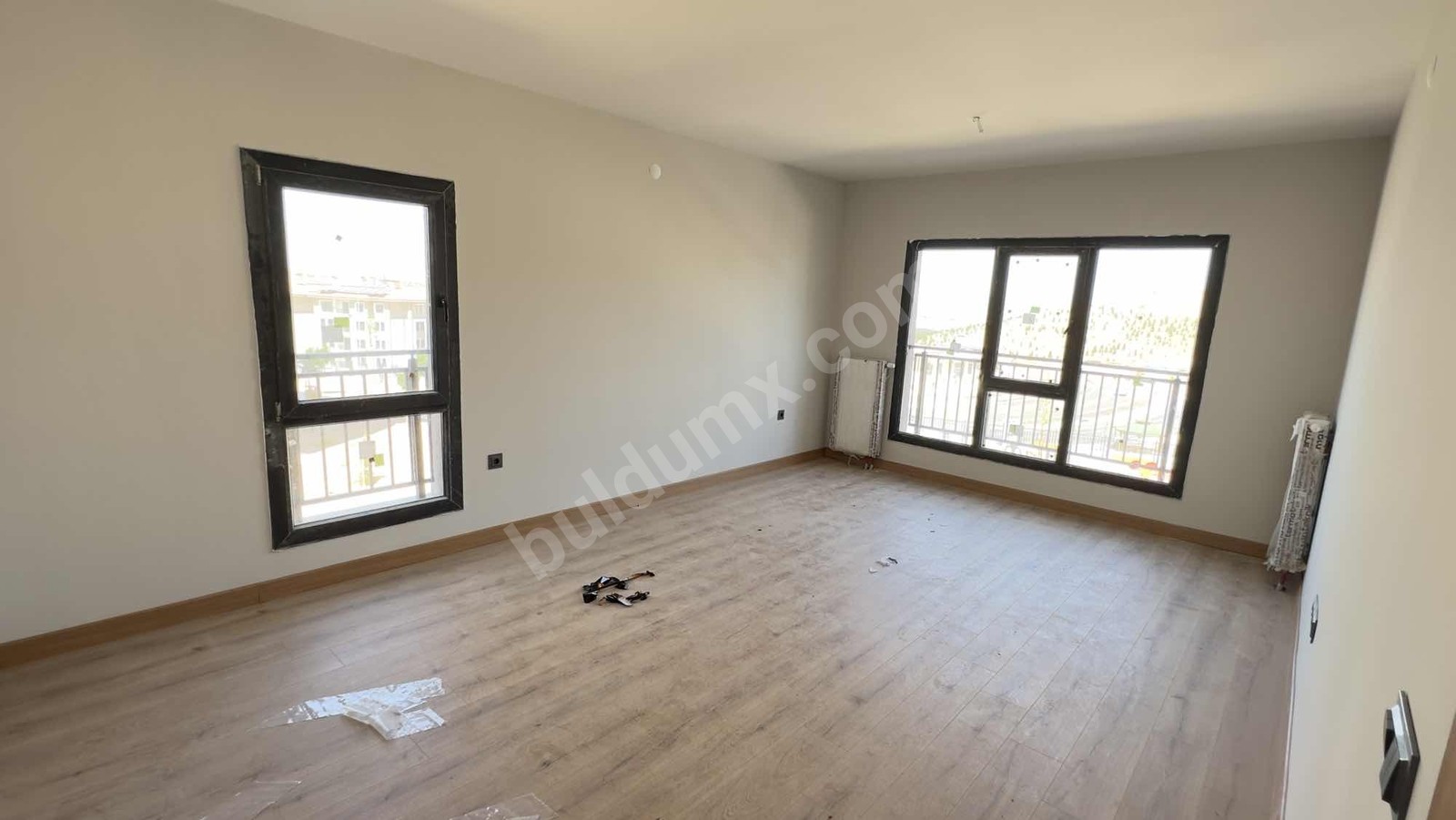 GB/NEST'den ÇAMURLU AKOĞUZ KIŞLASI TOKİDE 3+1 KİRALIK DAİRE - Fotoğraf 5