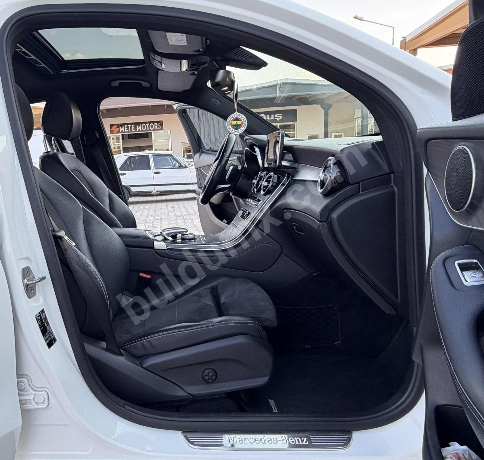 MERCEDES GLC 250 AMG 4 MATİC BOYASIZ HATASIZ - Fotoğraf 1