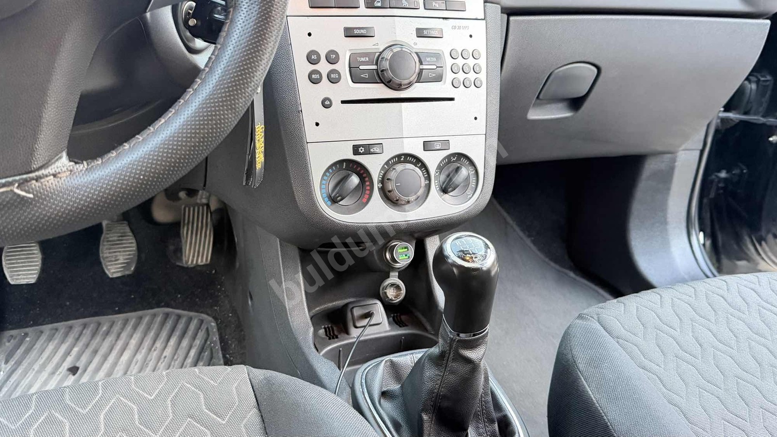 OPEL CORSA 1.4 TWİNPORT 1 PARÇ BOYALI - Fotoğraf 1