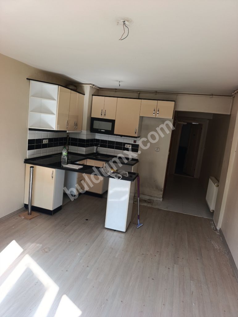 İSTANBUL BEŞİKTAŞ ABBASAĞA MAHALLESİNDE KİRALIK ARAKAT 1+1 DAİRE - Fotoğraf 4