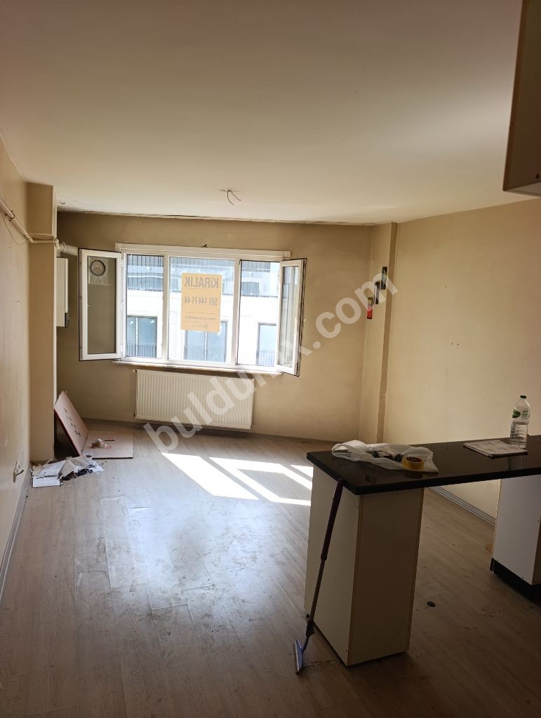 İSTANBUL BEŞİKTAŞ ABBASAĞA MAHALLESİNDE KİRALIK ARAKAT 1+1 DAİRE - Fotoğraf 2