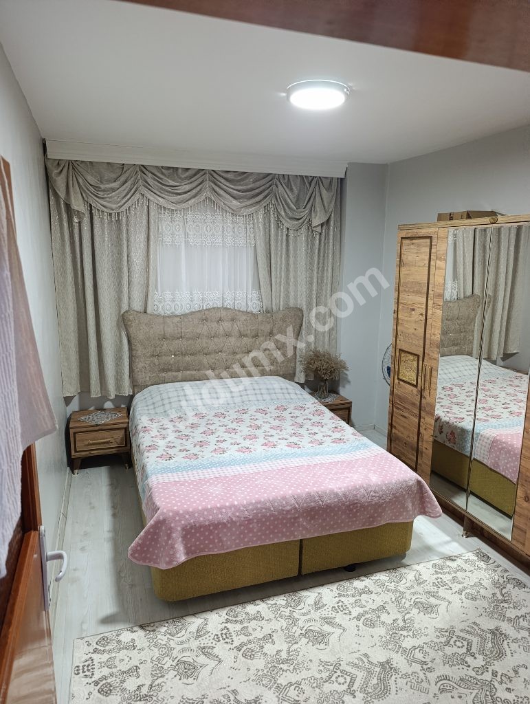 İSTANBUL SEFAKÖY MEHMET AKİF ERSOY MAHALLESİNDE SATILIK ARAKAT DAİRE - Fotoğraf 9