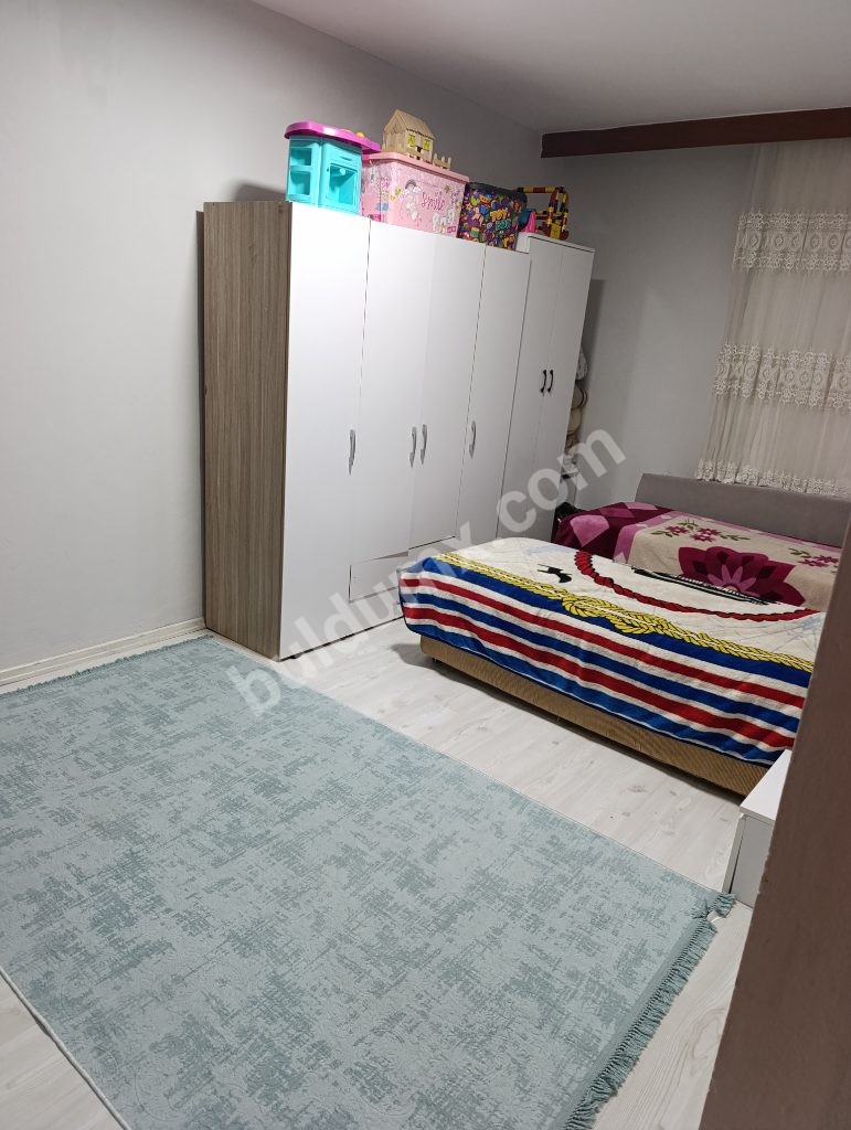İSTANBUL SEFAKÖY MEHMET AKİF ERSOY MAHALLESİNDE SATILIK ARAKAT DAİRE - Fotoğraf 7
