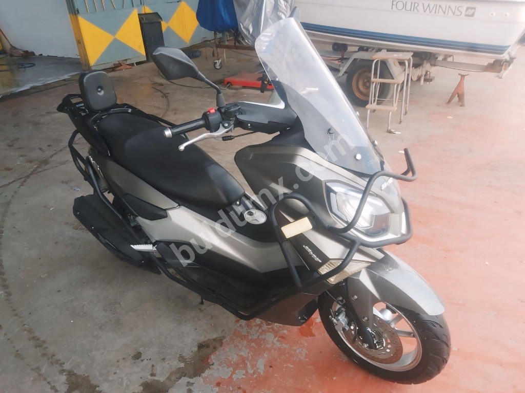 2022 model/ revolt RM5-X - Fotoğraf 1