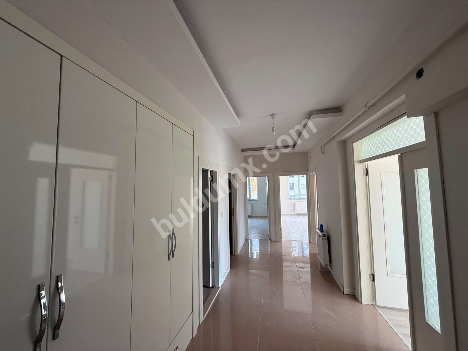 AKTAŞ Emlaktan Çiftlik Caddesinde Satılık 4+1 Arakat Daire - Fotoğraf 10