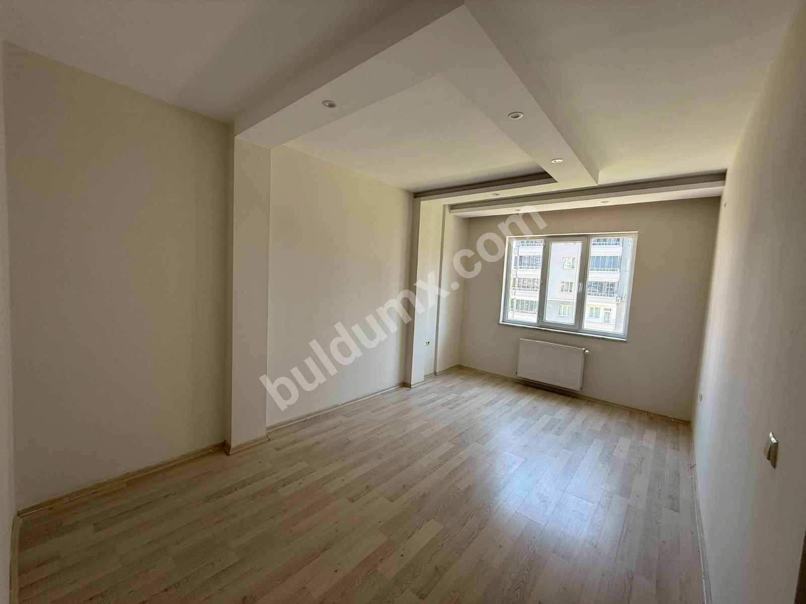 AKTAŞ Emlaktan Çiftlik Caddesinde Satılık 4+1 Arakat Daire - Fotoğraf 8