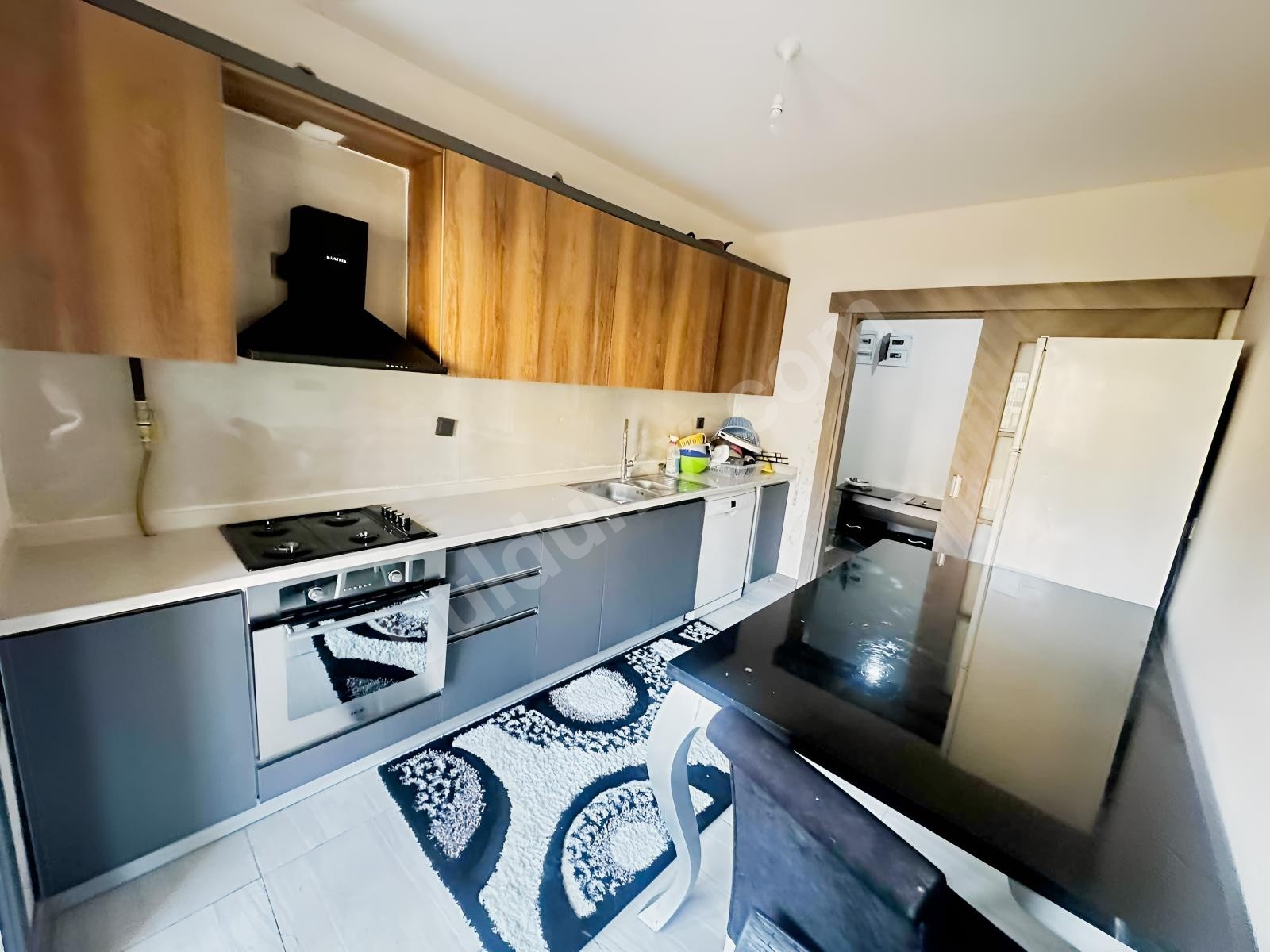 BEREKET'TEN ÇAMURLU TOKİDE EŞYALI 3+1 KİRALIK DAİRE - Fotoğraf 3