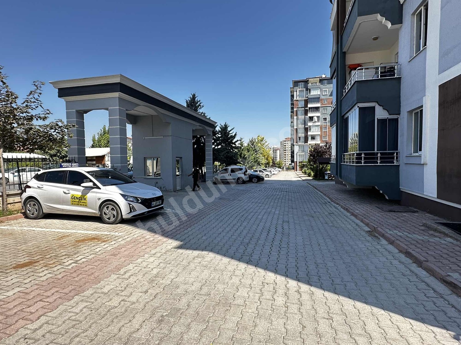 BEREKET'TEN TANDOĞAN MAH. 3+1 SİTE İÇİ SATILIK DAİRE - Fotoğraf 8
