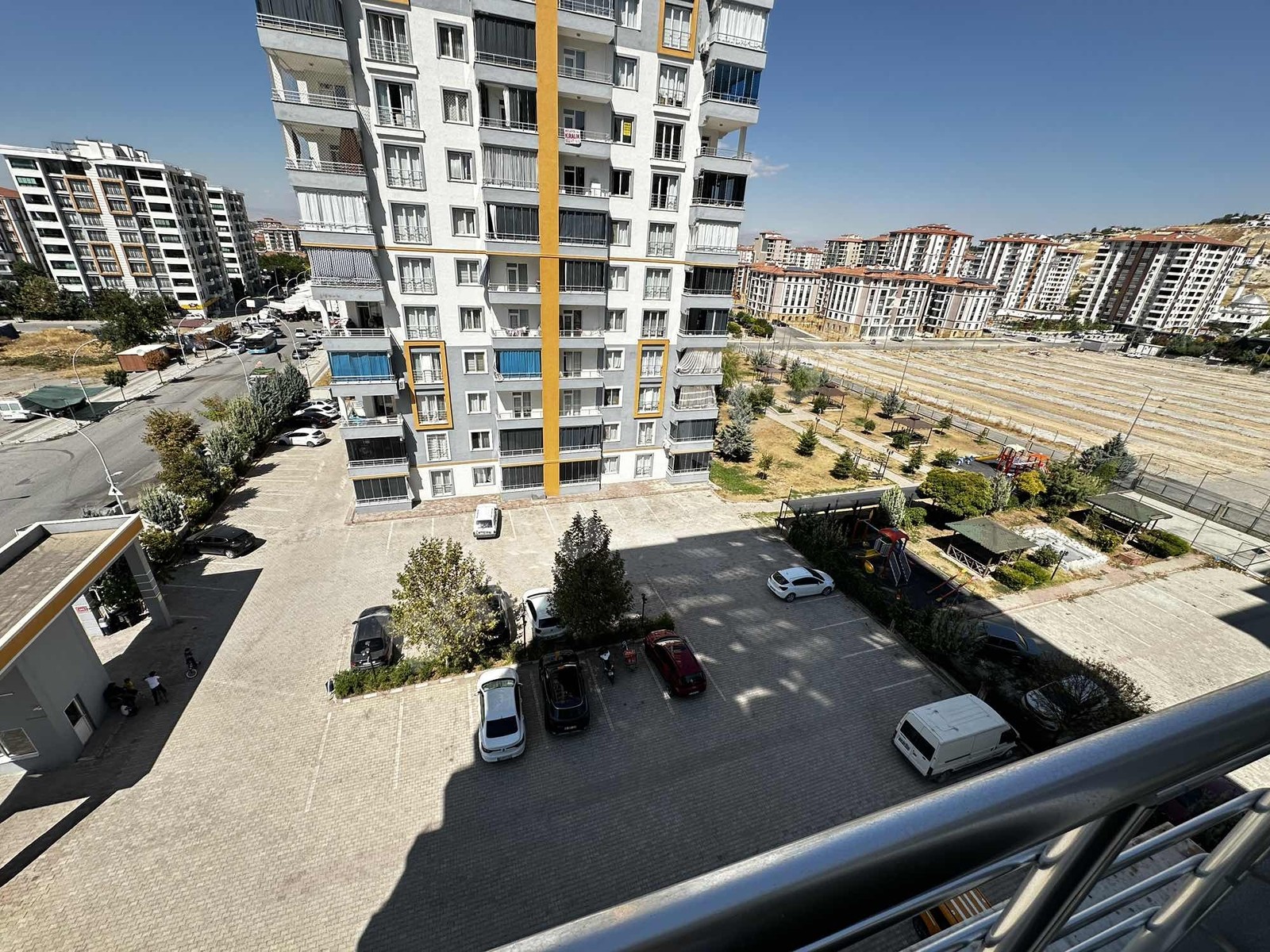 BEREKET'TEN TANDOĞAN MAH. 3+1 SİTE İÇERİSİNDE SATILIK DAİRE - Fotoğraf 11
