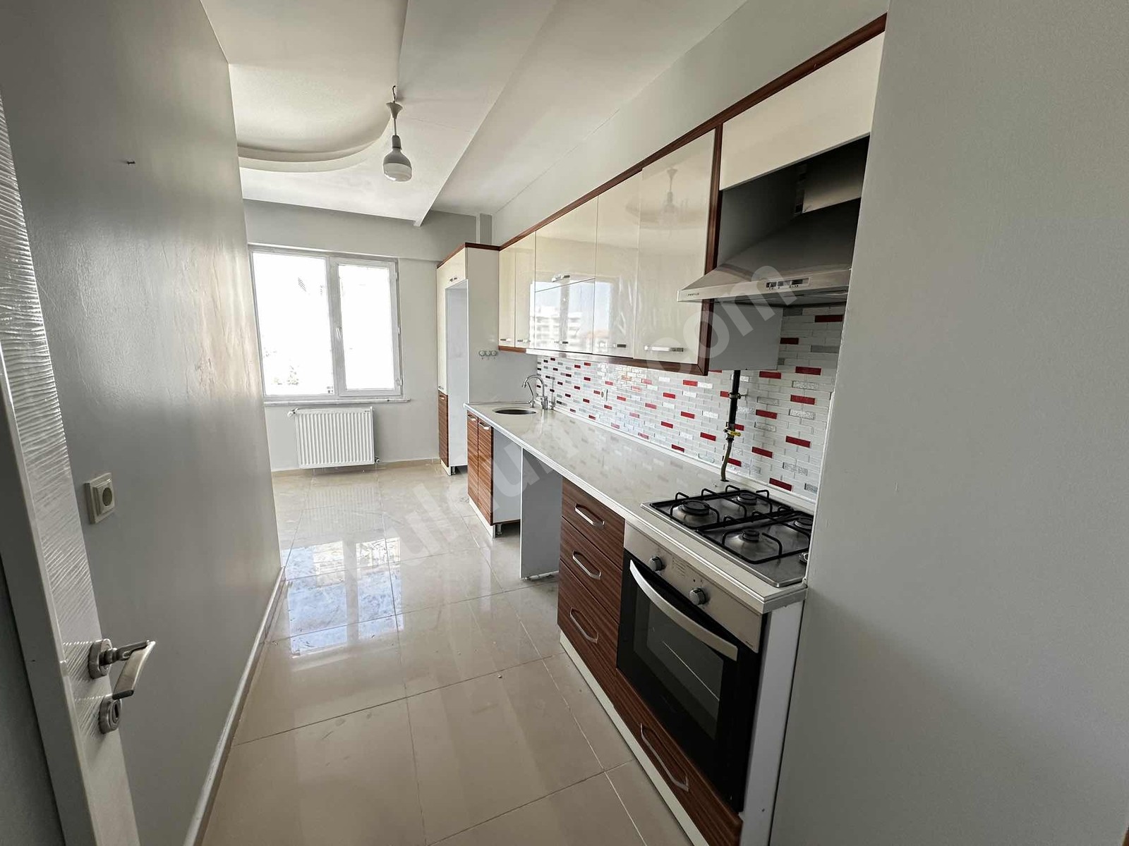 BEREKET'TEN TANDOĞAN MAH. 3+1 SİTE İÇERİSİNDE SATILIK DAİRE - Fotoğraf 5