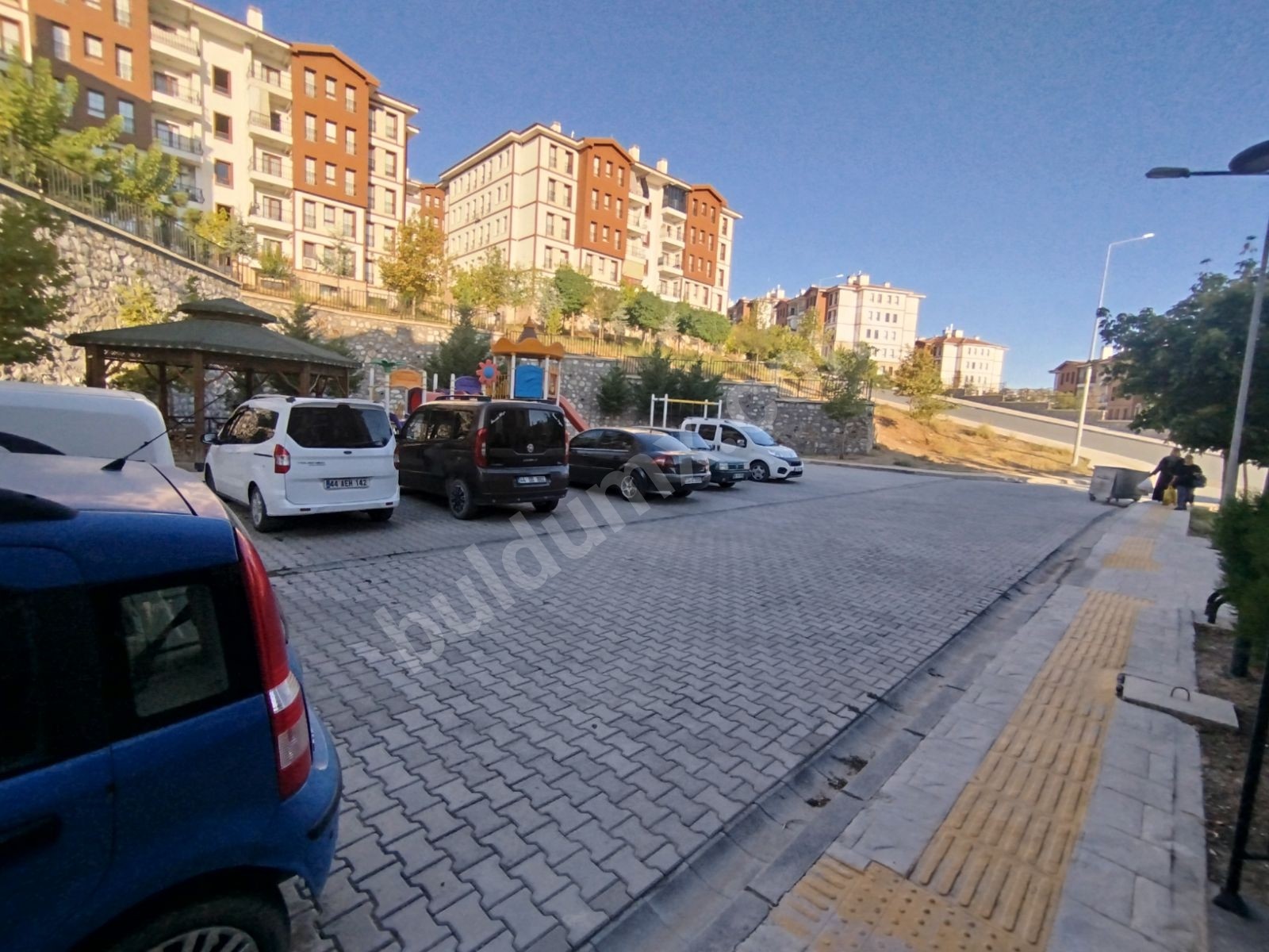 GELİNCİKTEPE'DE KİRALIK 2+1 ARA KAT DAİRE - Fotoğraf 9