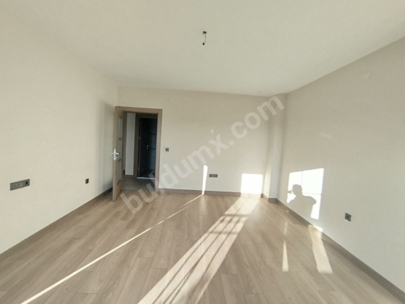 GELİNCİKTEPE'DE KİRALIK 2+1 ARA KAT DAİRE