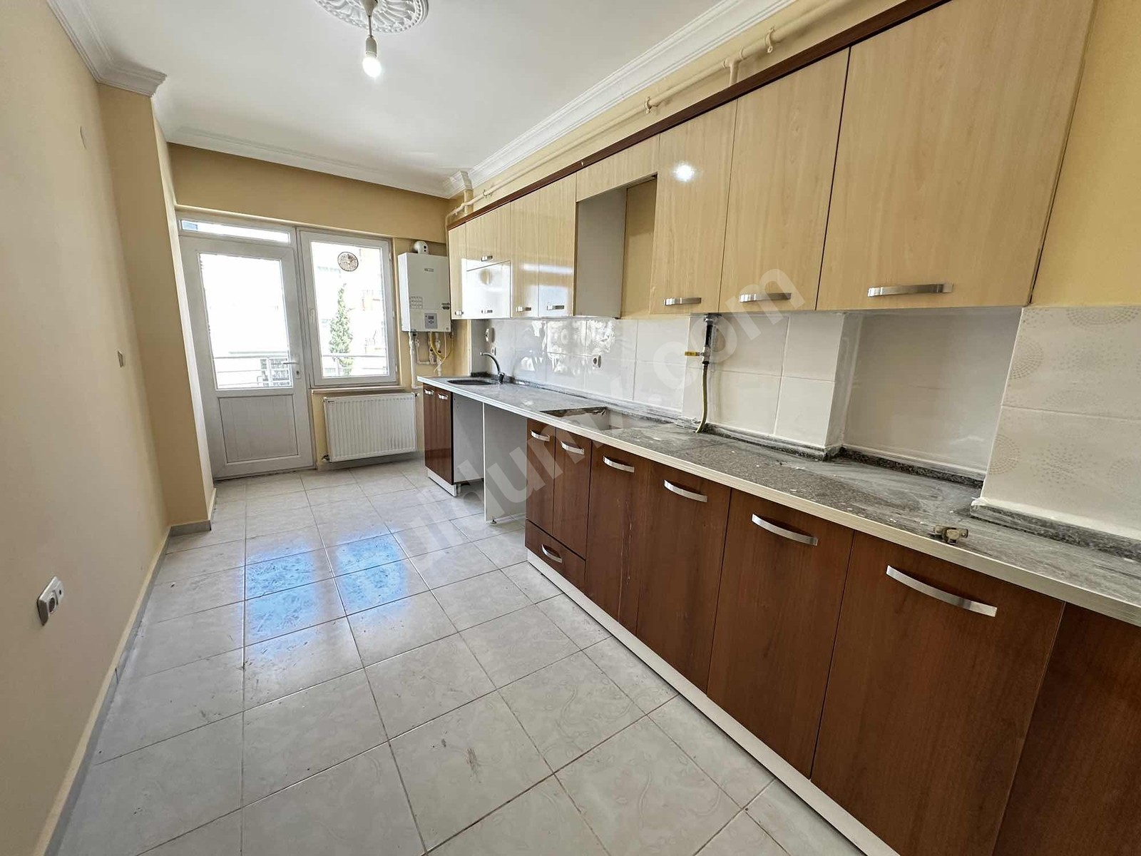 BEREKET'TEN BATTALGAZİ MAH. SATILIK 3+1 ARA KAT DAİRE - Fotoğraf 5