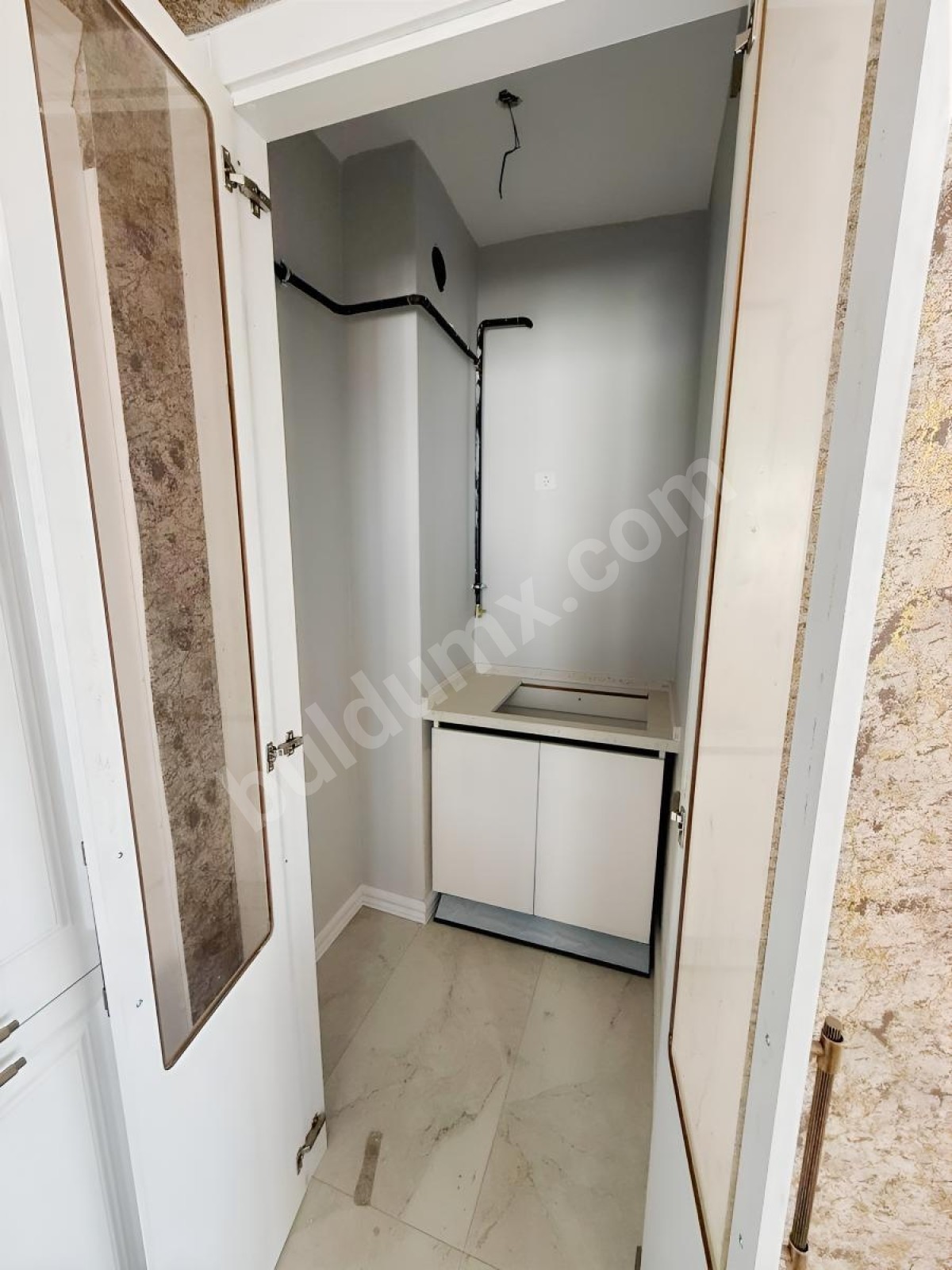 Yakıncada Kiralık Ultra Lüx 3+1 Arakat Geniş Daire - Fotoğraf 3