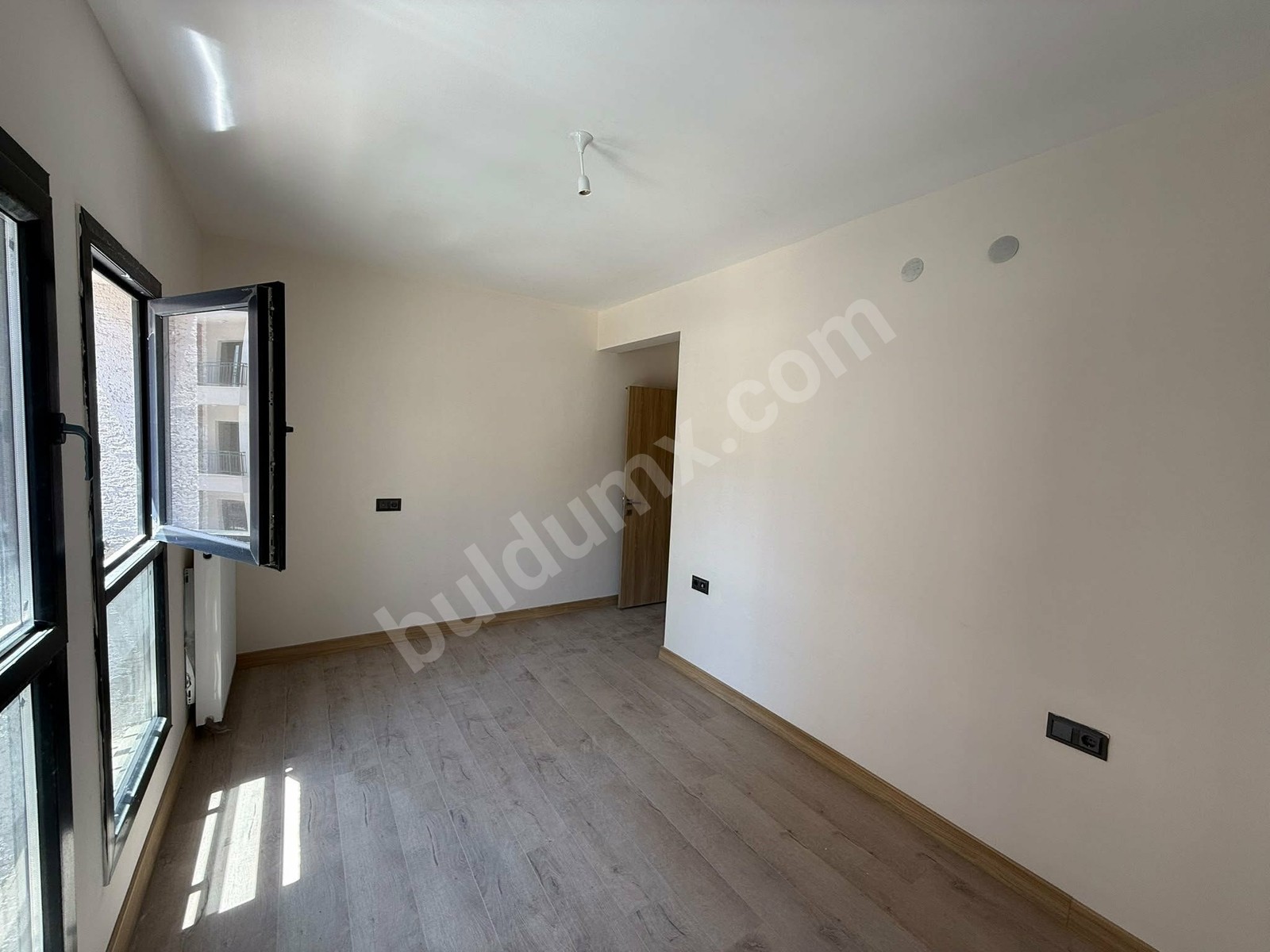 Bostanbaşı Rezerv Alan Tokide Kiralık 3+1 Arakat Daire - Fotoğraf 7