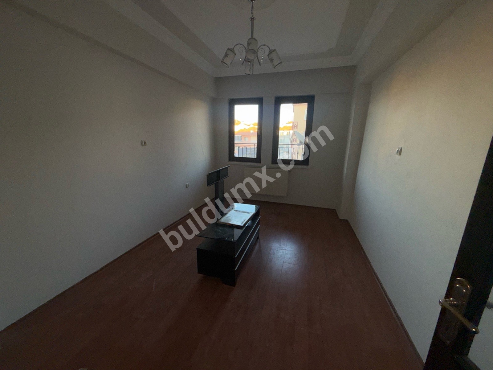 Dairemiz koyunoğlunda olup 5 katlı binanın 3 arakatı 3+1 asansörlüdür - Fotoğraf 12