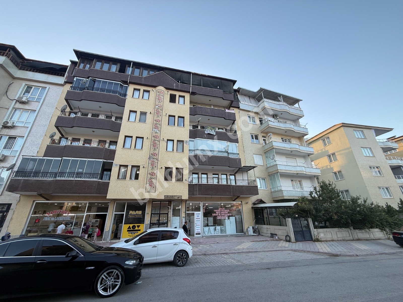 Dairemiz koyunoğlunda olup 5 katlı binanın 3 arakatı 3+1 asansörlüdür - Fotoğraf 1