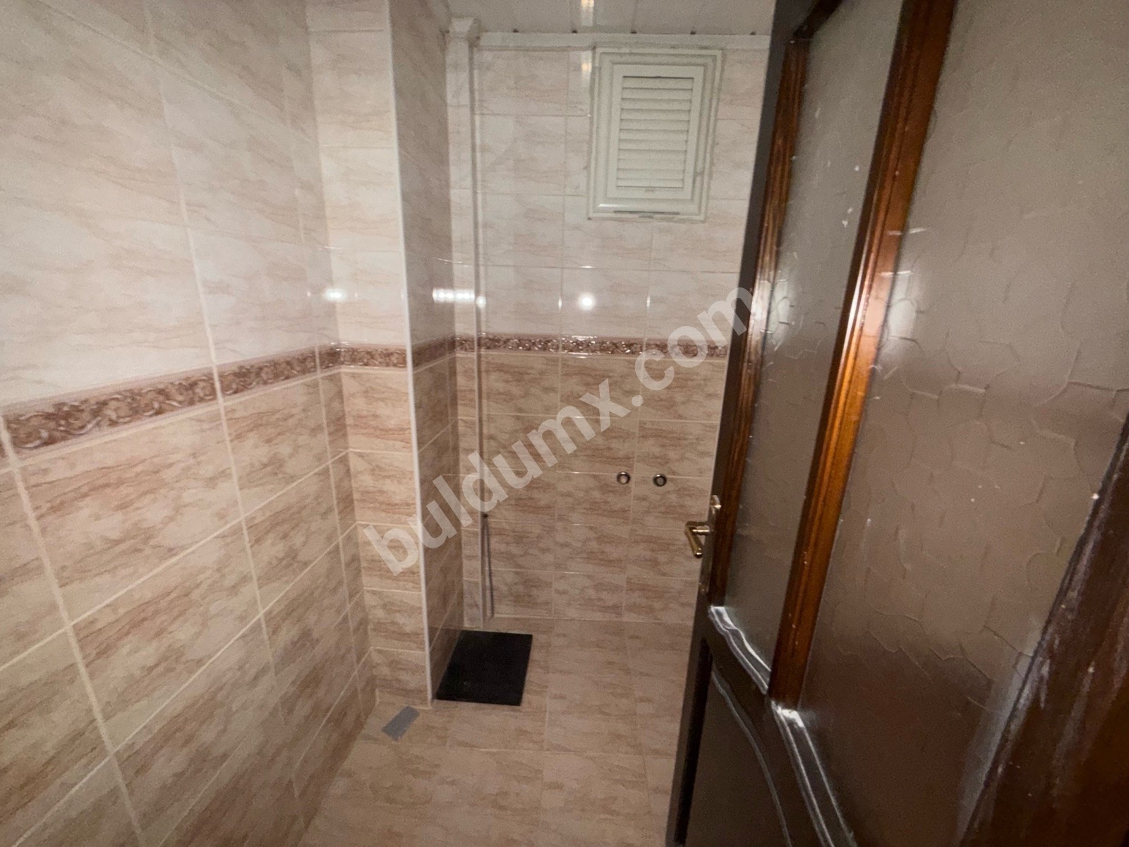 Dairemiz koyunoğlunda olup 5 katlı binanın 3 arakatı 3+1 asansörlüdür - Fotoğraf 4