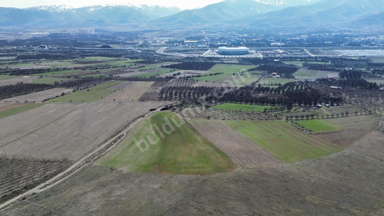VİP LİNEDEN STAD ARKASINDA UZUN SÜRELİ 7.630m2 KRALIK ARSA - Fotoğraf 11