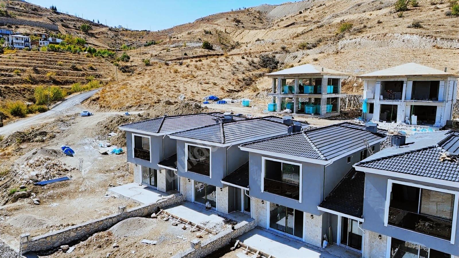 VİP LİNEDEN MULLAKASIMDA 193 m2 4+1 KELEPİR SIFIR VİLLA - Fotoğraf 3