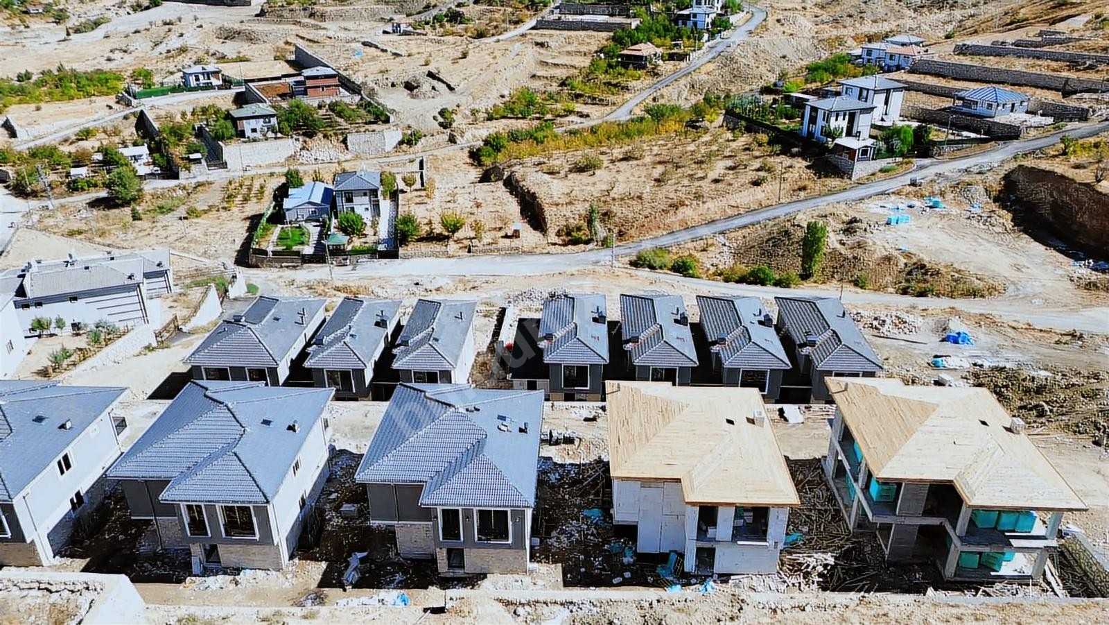 VİP LİNEDEN MULLAKASIMDA 193 m2 4+1 KELEPİR SIFIR VİLLA - Fotoğraf 2
