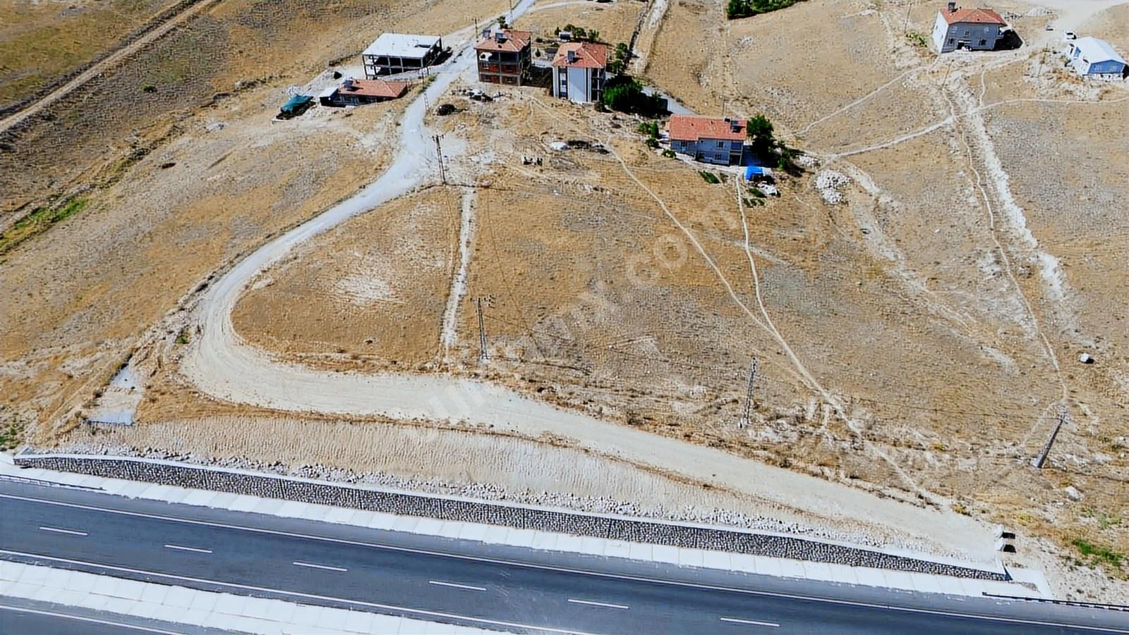 VİP LİNEDEN HATUNSUYUNDA KUZEYÇEVRE YOLUNA SIFIR KiRALIK ARSA - Fotoğraf 12