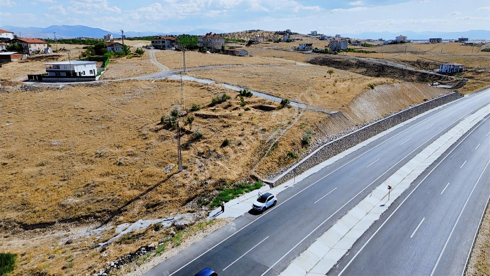 VİP LİNEDEN HATUNSUYUNDA KUZEYÇEVRE YOLUNA SIFIR KiRALIK ARSA - Fotoğraf 3