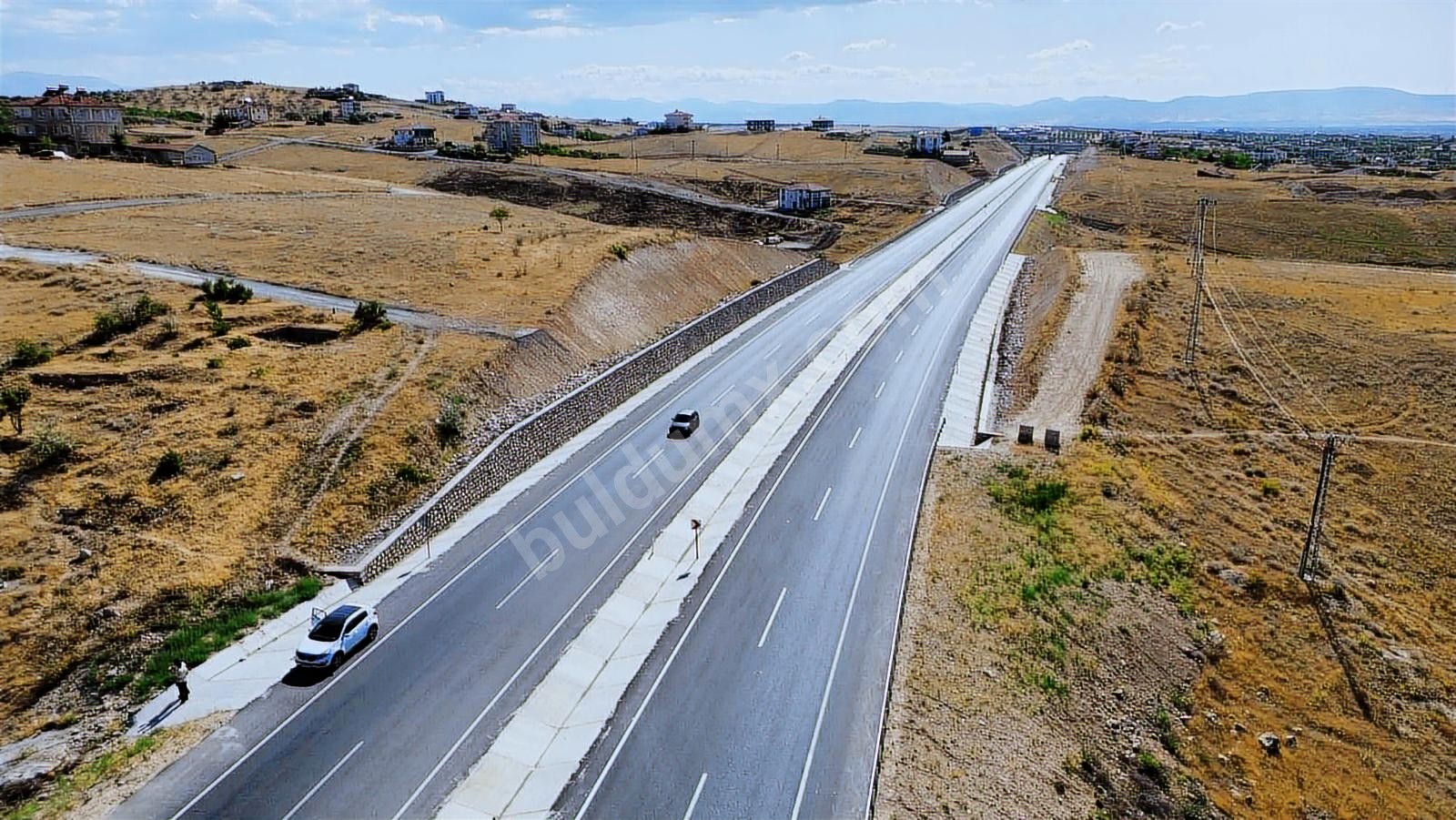 VİP LİNEDEN HATUNSUYUNDA KUZEYÇEVRE YOLUNA SIFIR KiRALIK ARSA - Fotoğraf 8