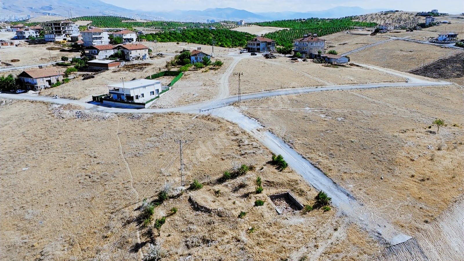 VİP LİNEDEN HATUNSUYUNDA KUZEYÇEVRE YOLUNA SIFIR KiRALIK ARSA - Fotoğraf 4