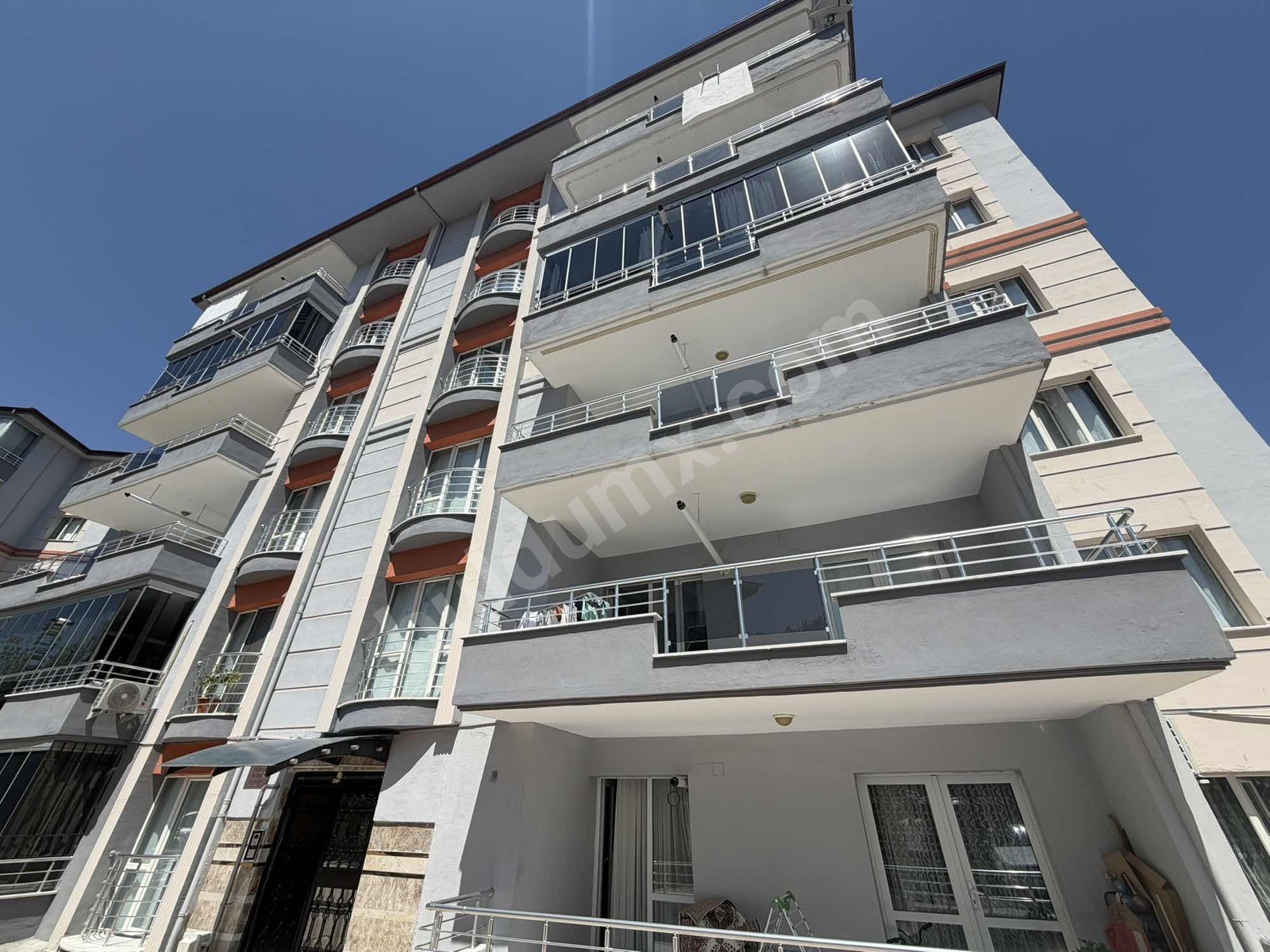 VİP LİNEDEN İSKENDER MAHALLESİNDE KİRALIK DAİRE - Fotoğraf 2