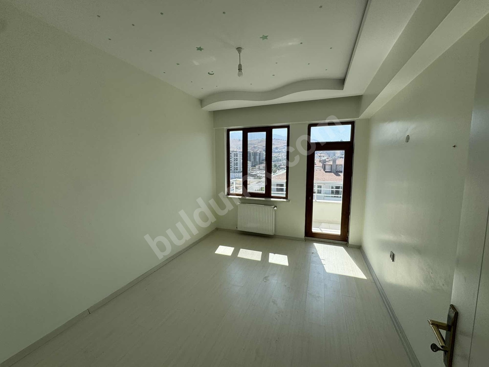 VİP LİNE GAYRİMENKUL DEN ALTIN KAYISI BULVARINDA 3+1 AZ HASARLI - Fotoğraf 8