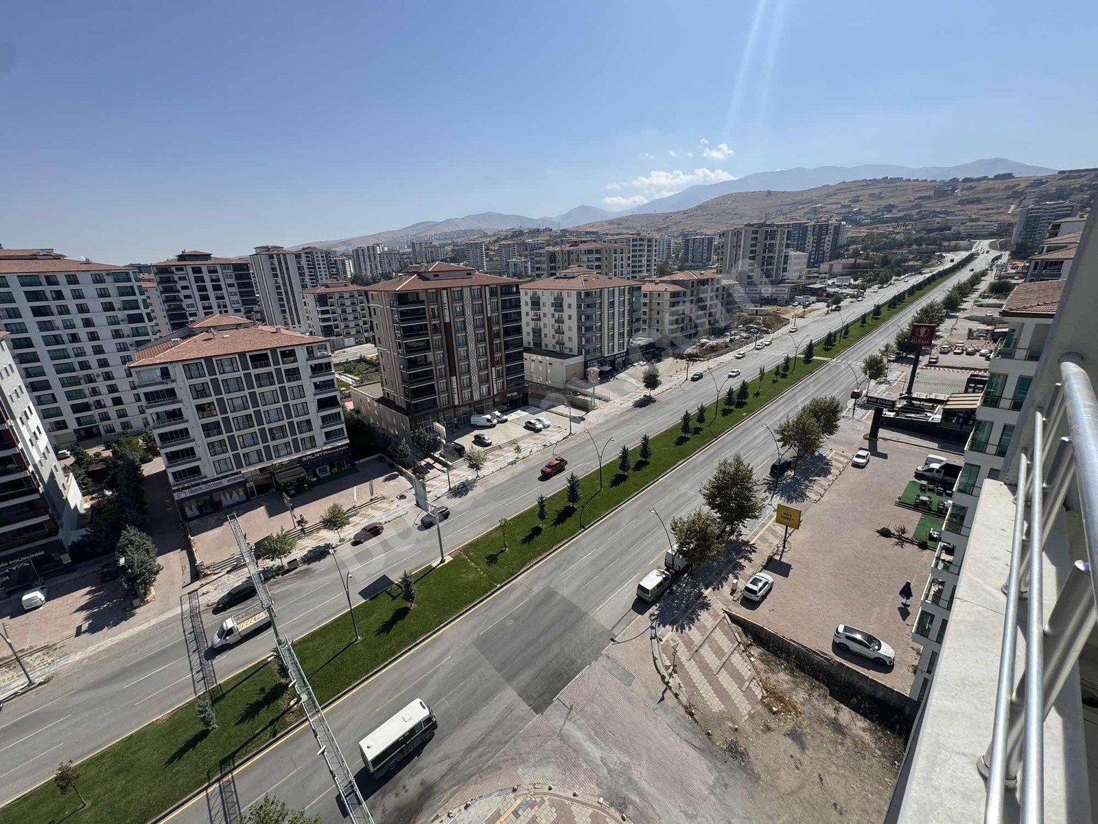 VİP LİNE GAYRİMENKUL DEN ALTIN KAYISI BULVARINDA 3+1 AZ HASARLI - Fotoğraf 6