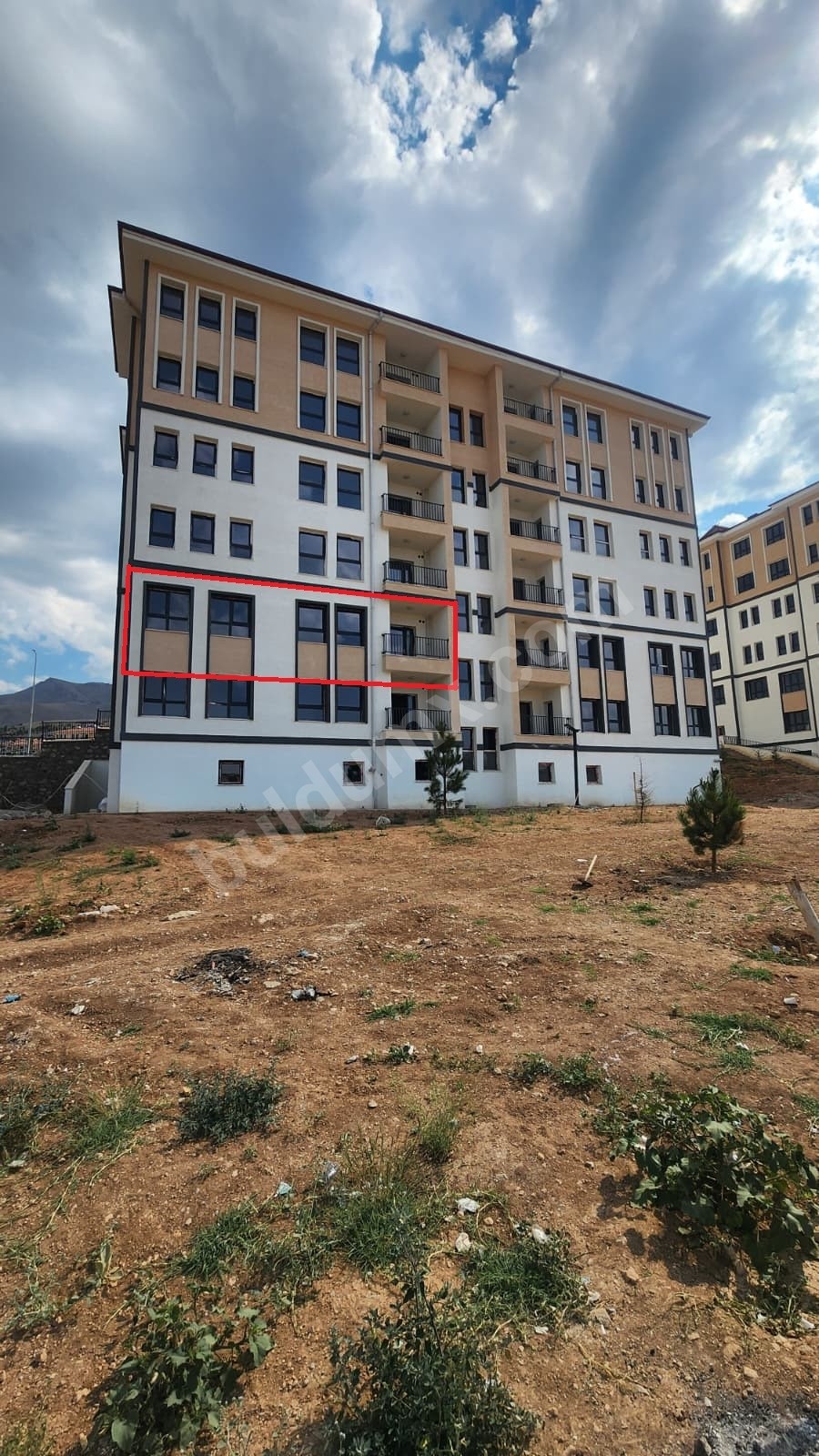 VİP LİNEDEN AKOĞUZ KIŞLASI TOKİ ZEMİN KAT KİRALIK DAİRE - Fotoğraf 1