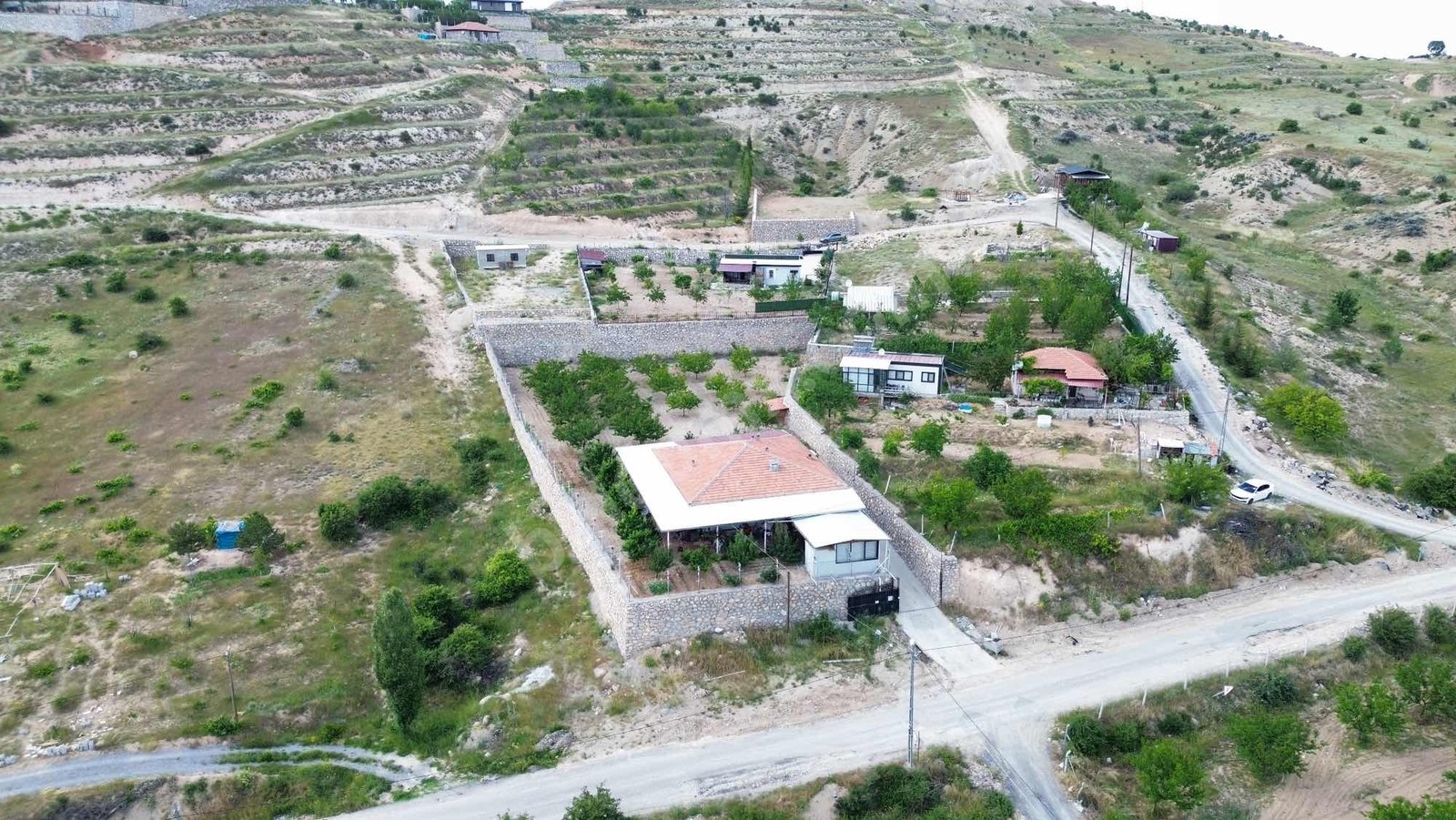 VİP LİNEDEN MULLAKASIMDA 2.167 m2 ARSA İÇİNDE VİLLA - Fotoğraf 2