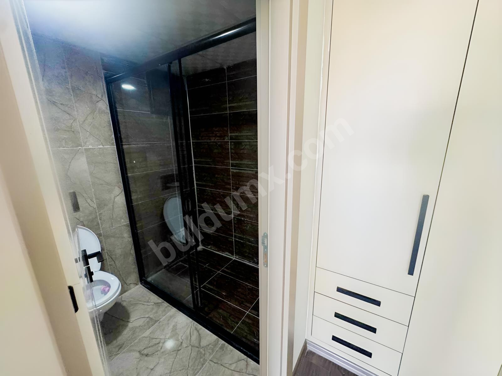 VİP LİNE GAYRİMENKULDEN BOŞTANBAŞİ 4+1 AZ HASARLI - Fotoğraf 3