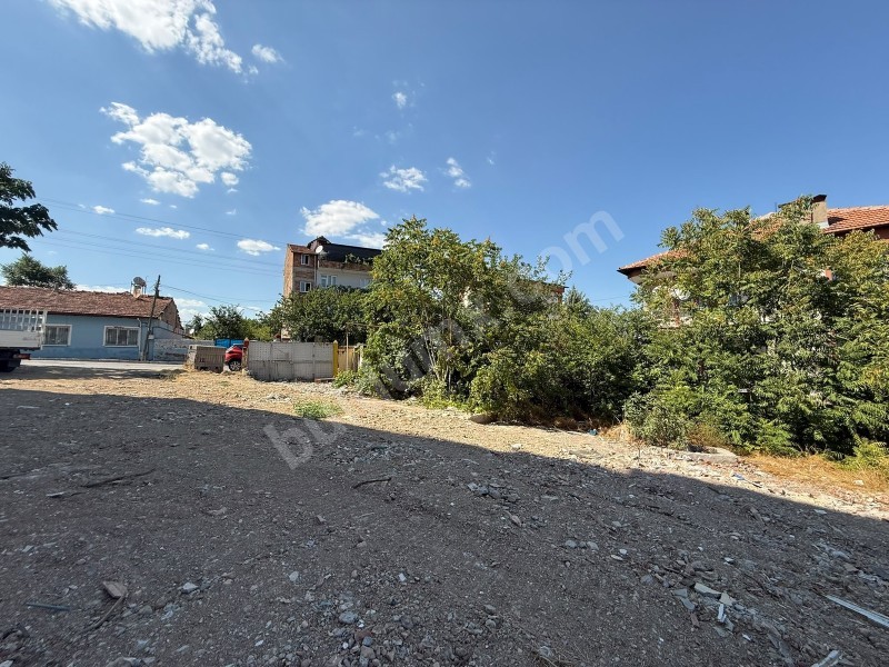 Elmasuyunda Satılık 1166 M² Ticari+Konut İmarlı Arsalar