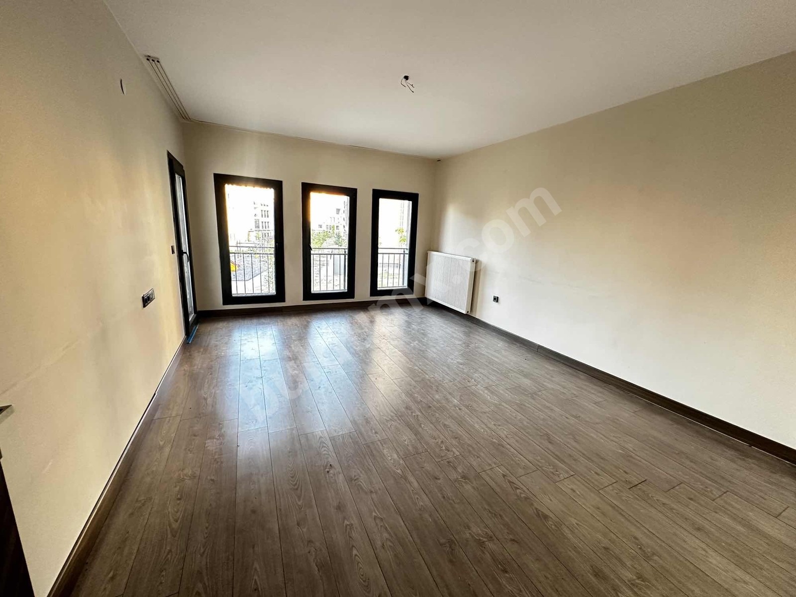 BEREKET'TEN KALDIRIM TOKIDE 3+1 KİRALIK KOT DAIRESI - Fotoğraf 11