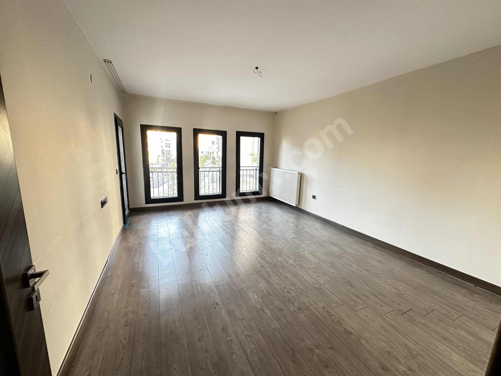 BEREKET'TEN KALDIRIM TOKIDE 3+1 KİRALIK KOT DAIRESI - Fotoğraf 7
