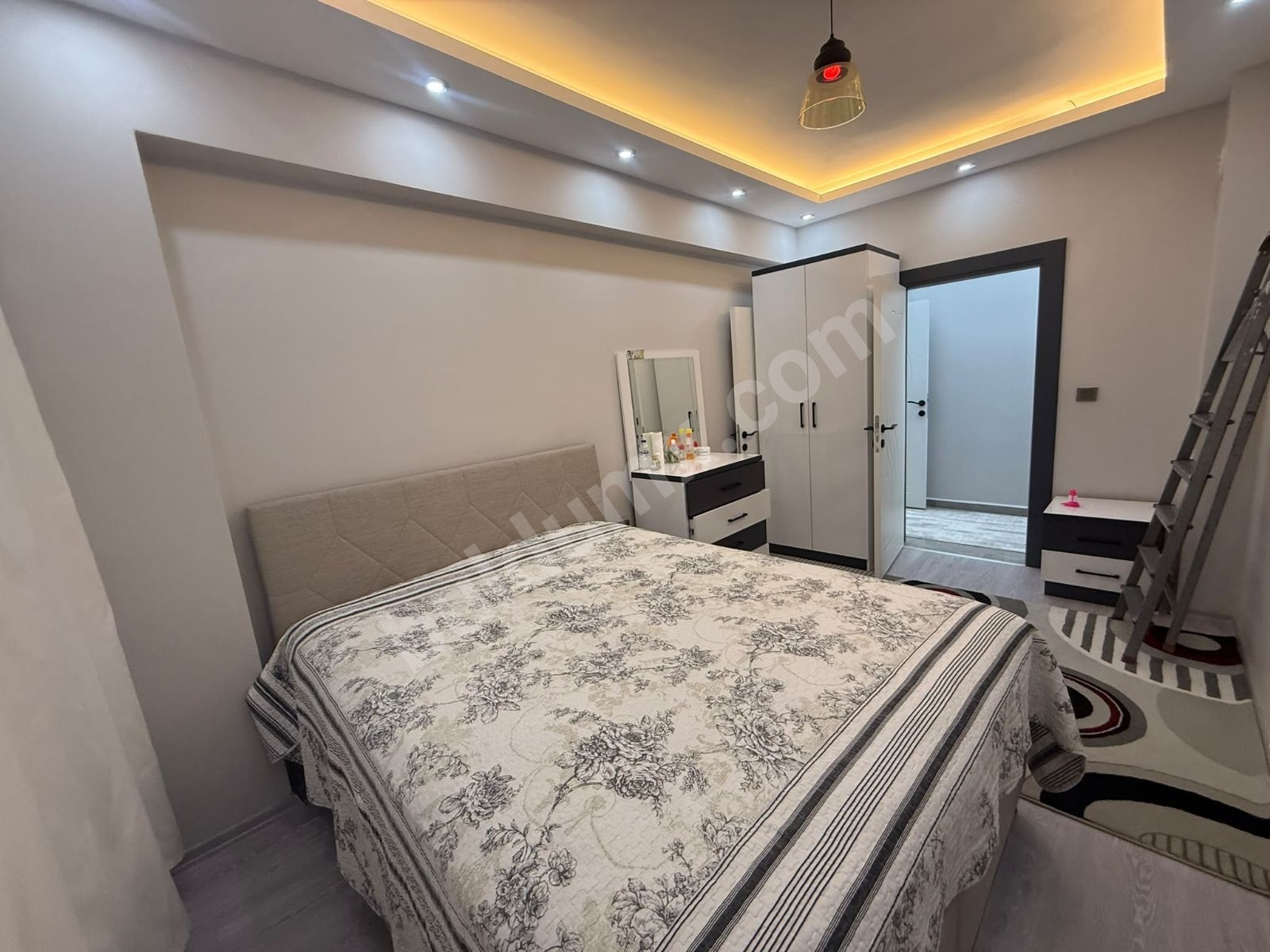 SATILIK 165 M2 NET TECDE ANA CADDE ÜZERİ 3. ARA KAT - Fotoğraf 12