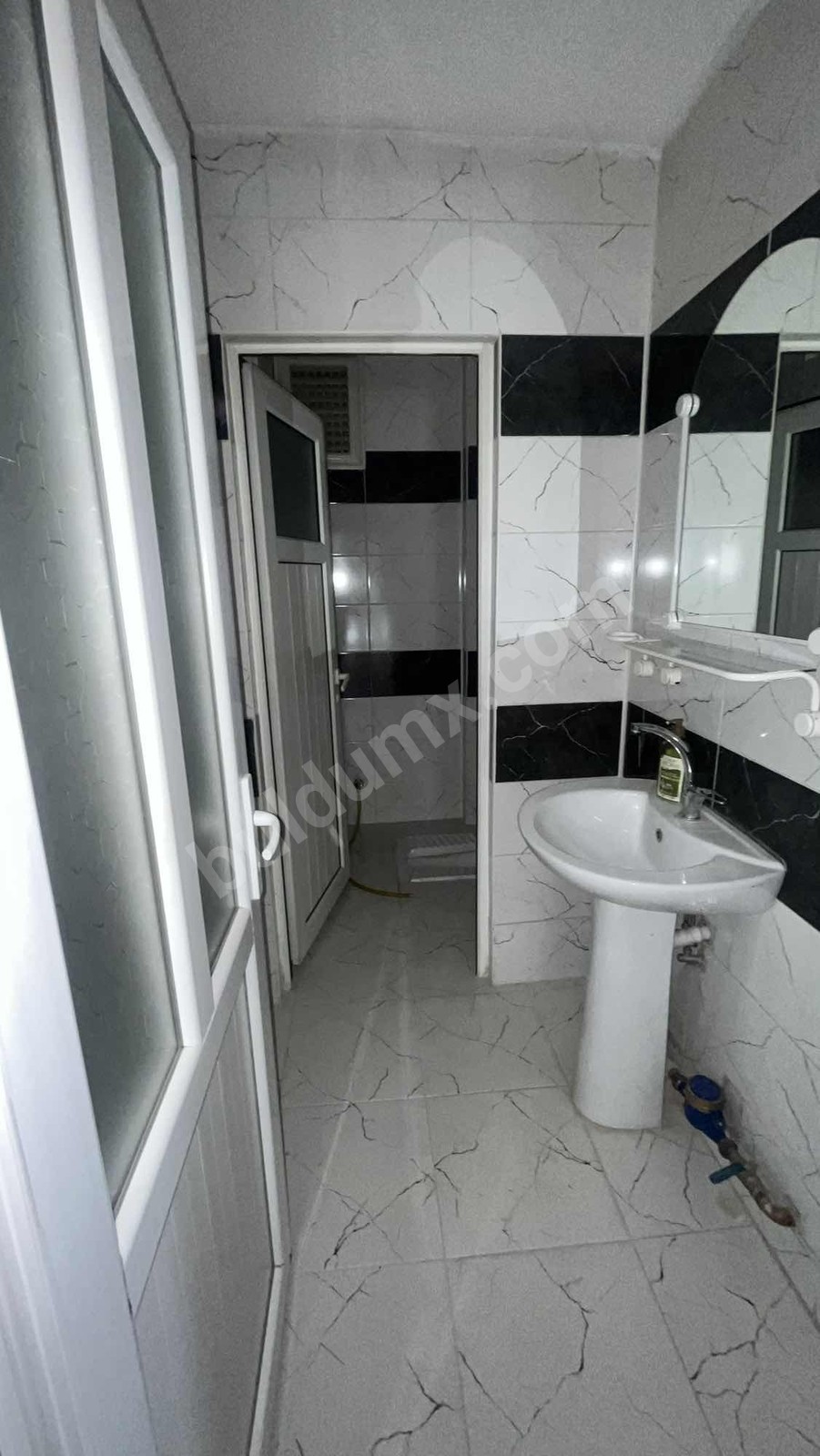 VADİ MALDİADAN KANALBOYUNDA MADO ÜSTÜ 3+1 KİRALIK DAİRE - Fotoğraf 7