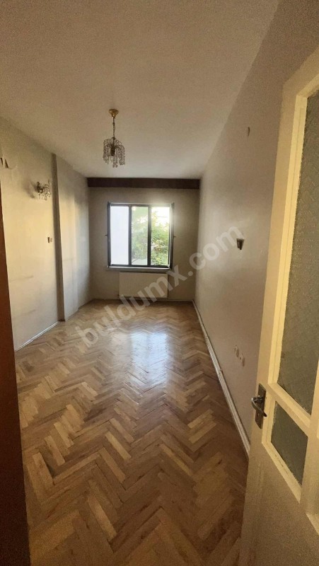 VADİ MALDİADAN KANALBOYUNDA MADO ÜSTÜ 3+1 KİRALIK DAİRE