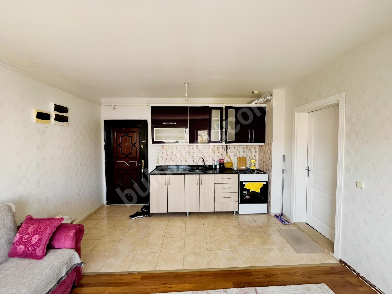 VADİ MALDİA'DAN BAŞHARIK TOKİLERDE EŞYALI 1+1 KİRALIK DAİRE - Fotoğraf 2