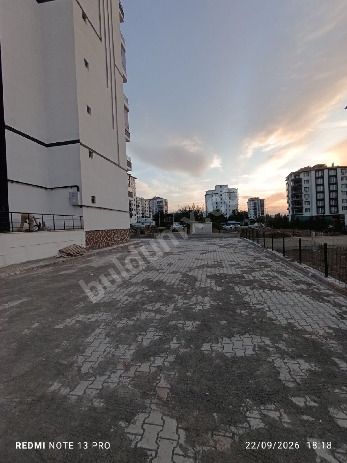 TECDE KARAKOLU'NUN HEMEN YAKININDA ARA KAT KİRALIK 3+1 DAİRE ! - Fotoğraf 3