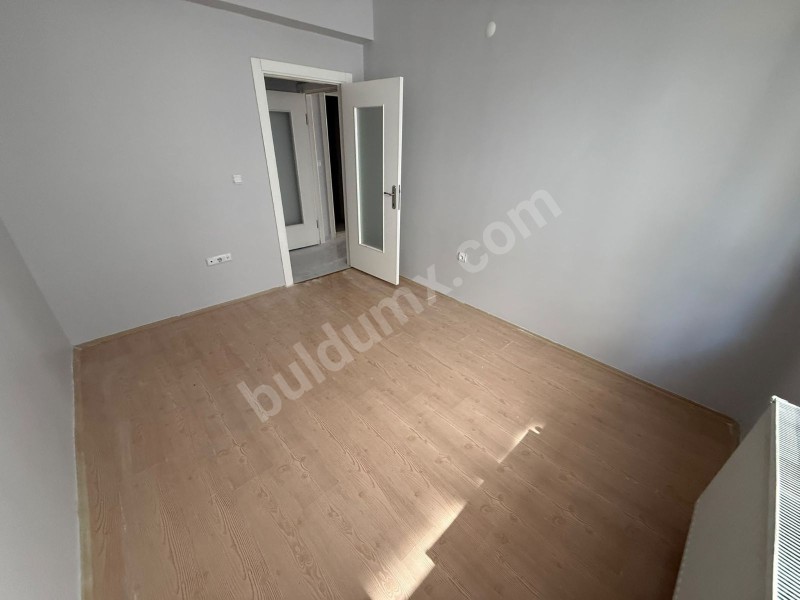 ŞEYHBAYRAMDA SATILIK 3+1 ARA KAT DAİRE