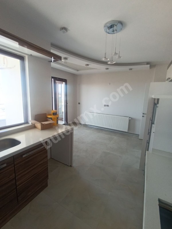 NİKAH SARAYI'NIN ALT TARAFINDA SATILIK 3+1 DAİRE!!!