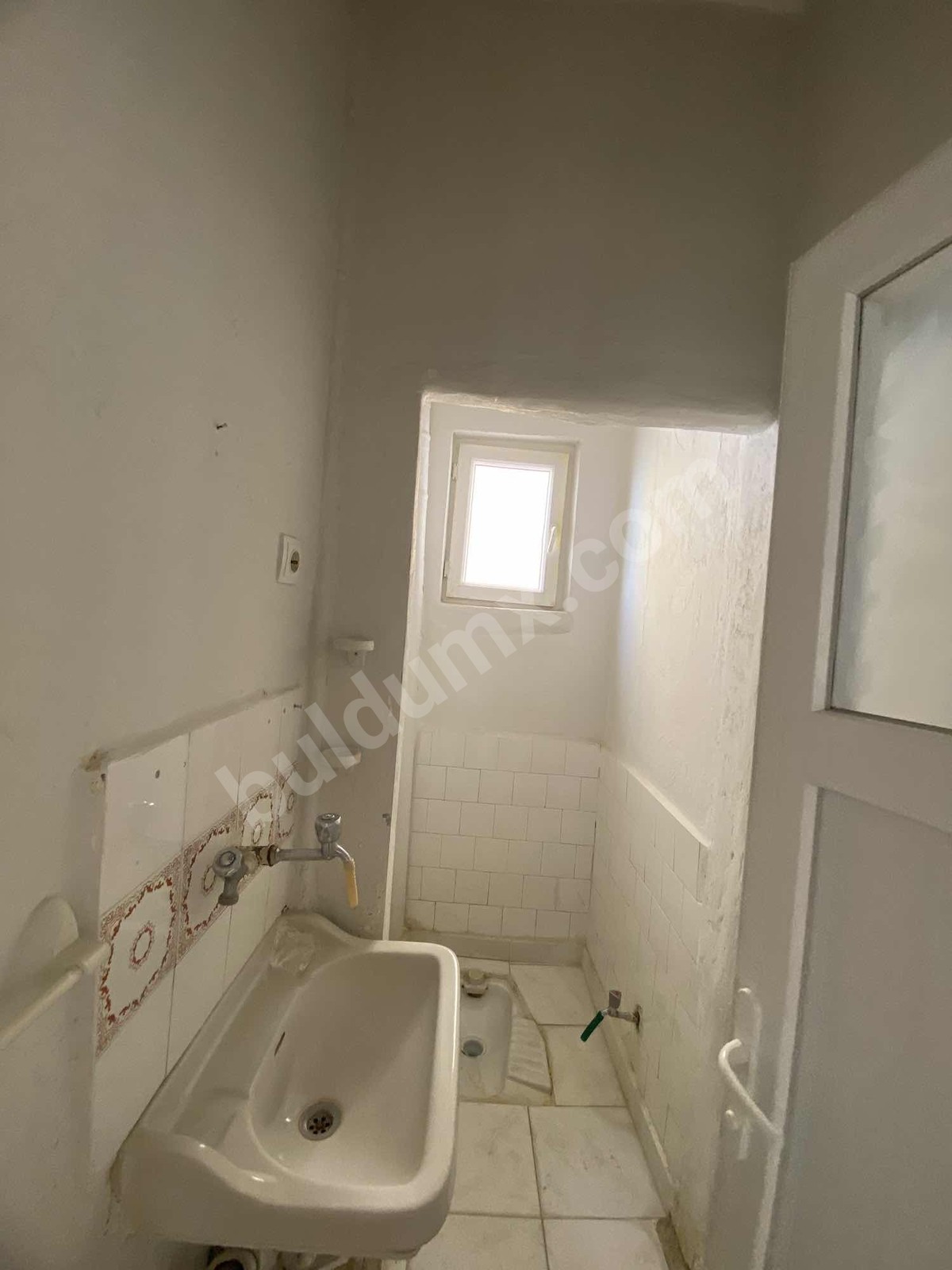 VADİ MALDİA'dan Hasanvarol 'da merkezi konumda kiralık daire - Fotoğraf 2