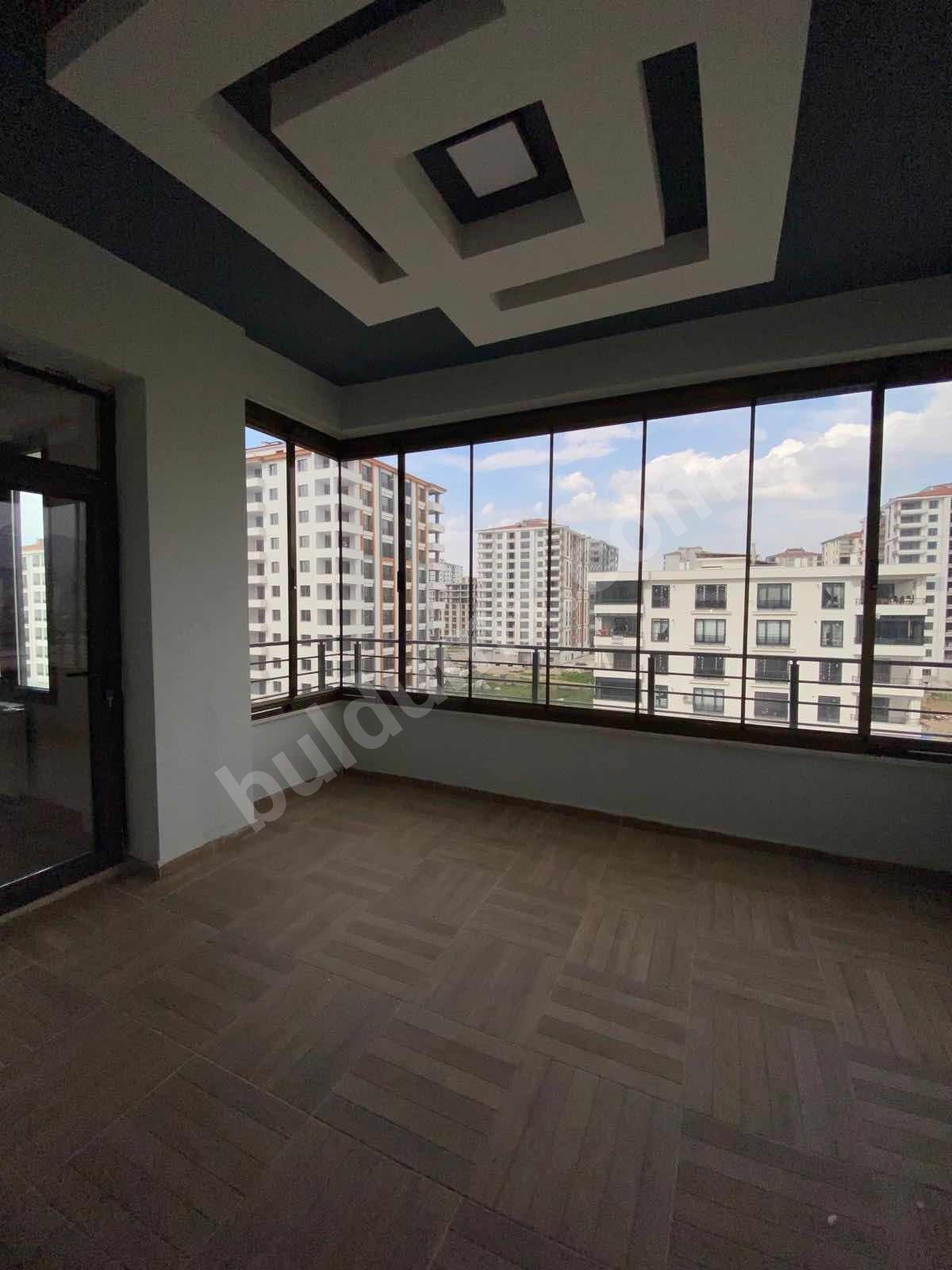 VADİ MALDİA DAN KARAKAVAK MEVA SİTESİNDE SATILIK LÜKS 4+1 DAİRE - Fotoğraf 3